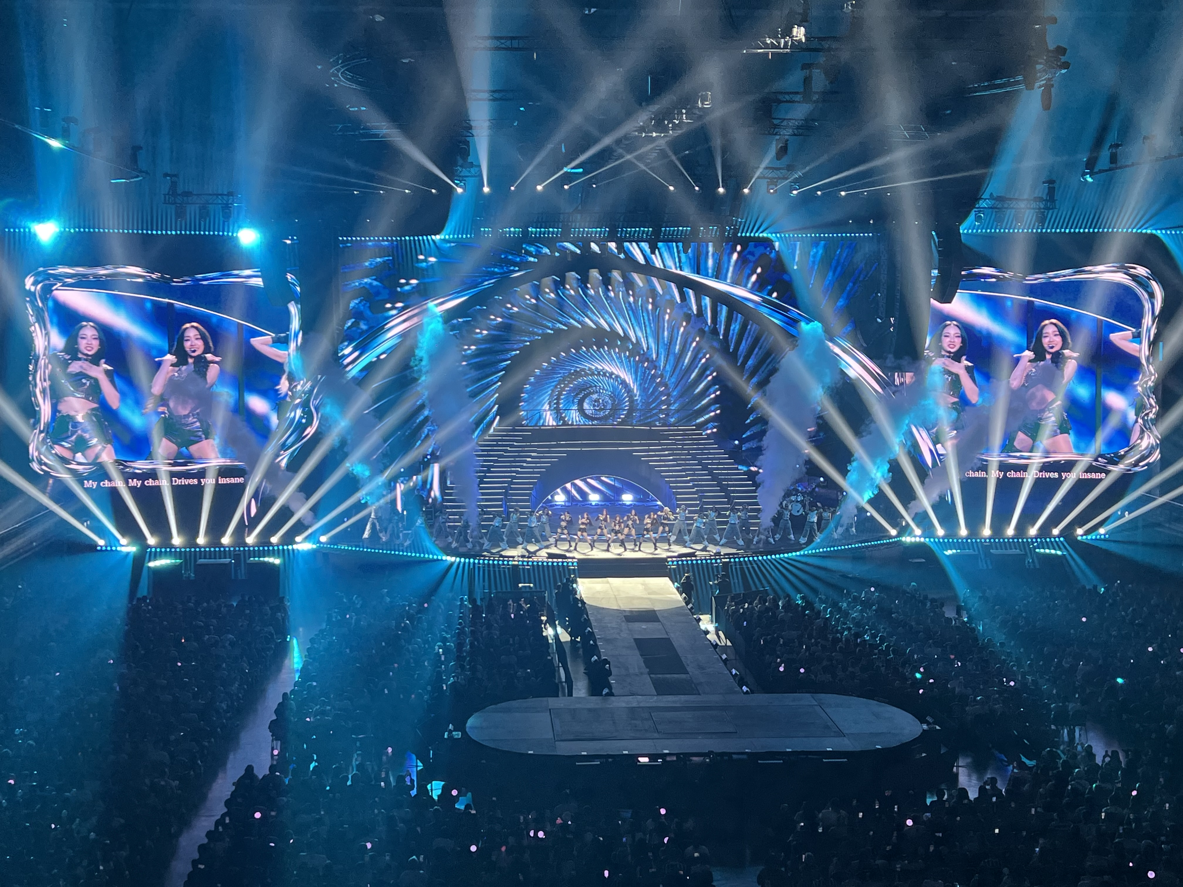 4EVE UNCHAINED 2026 concert @ Arena เมืองทองธานี